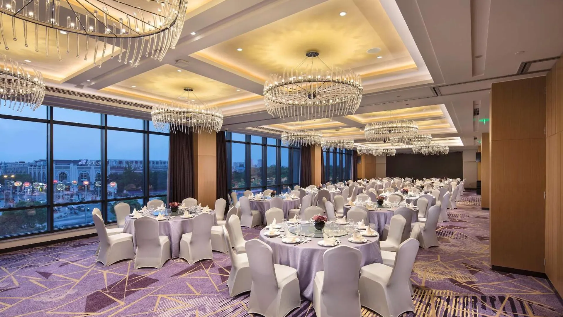 Hilton Garden Inn Shanghai Hongqiao Necc 4*,  الصين